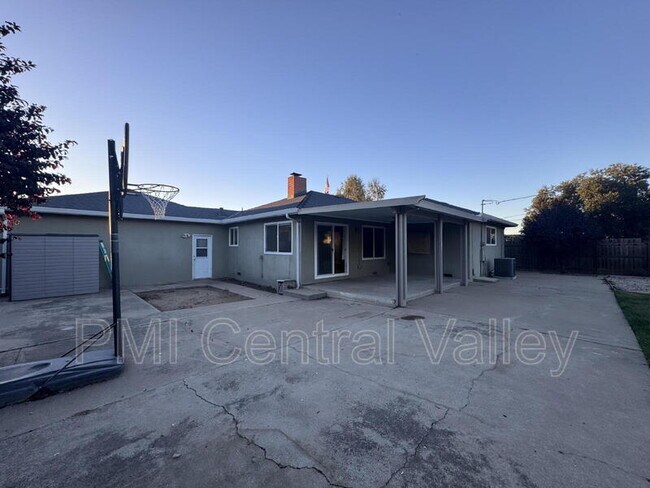 Building Photo - 1314 Carolyn Ave