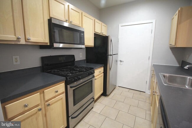 Building Photo - 20 Swan St