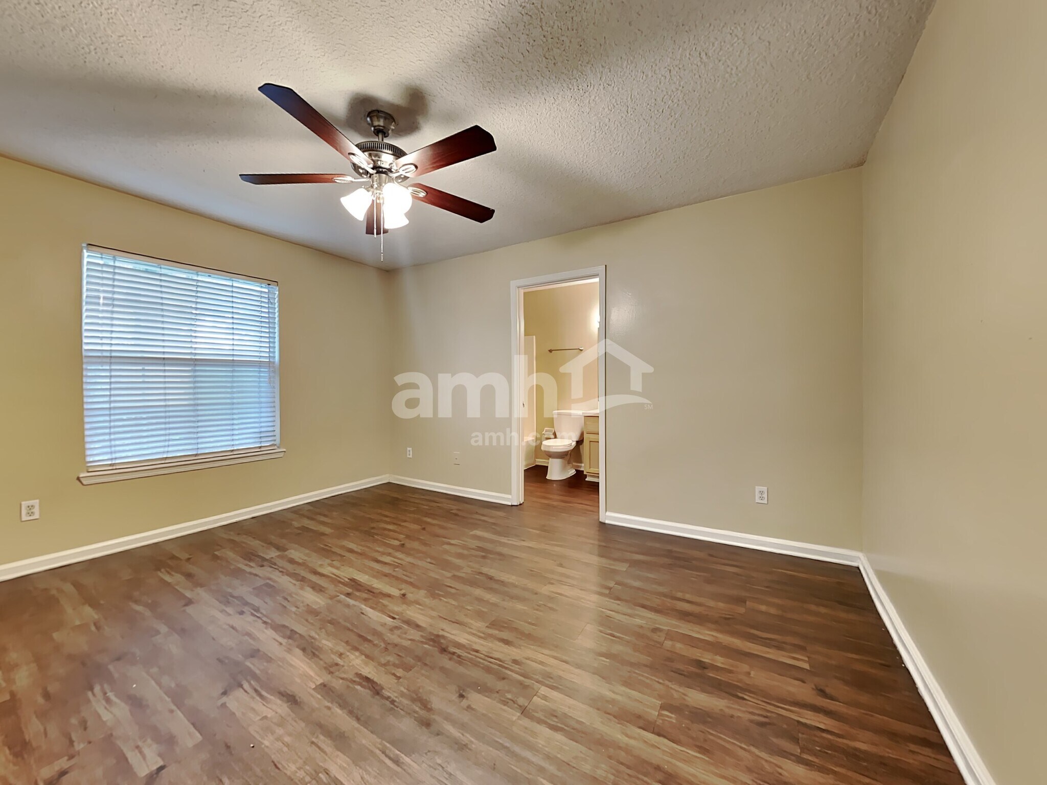 Building Photo - 7829 Invermere Blvd