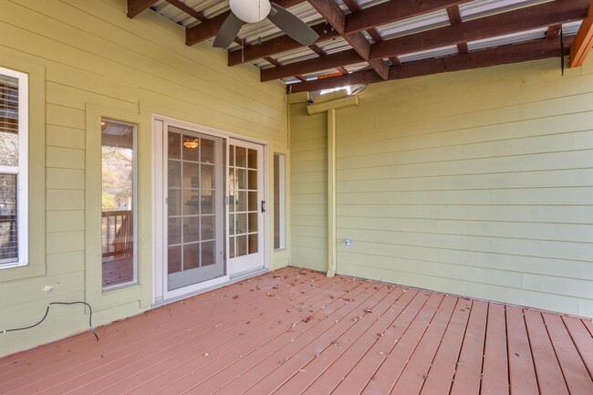 Building Photo - 1300 Crestwood Rd