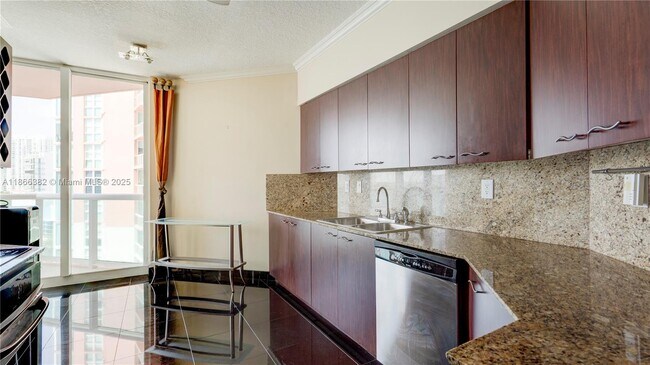 Building Photo - 3370 Hidden Bay Dr