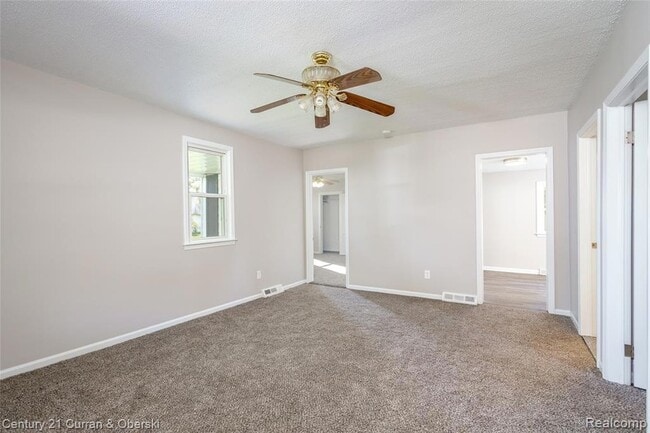 Building Photo - 26361 Parkington St