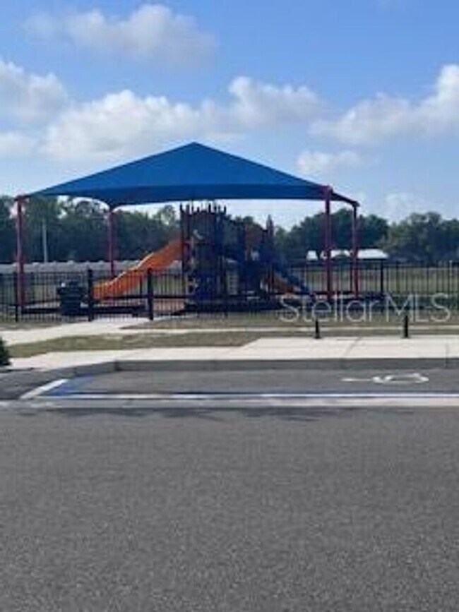 Building Photo - Haines City Charmer