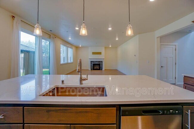 Building Photo - 6301 N 89th Ave