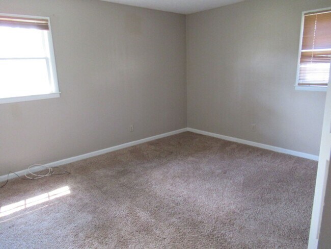 Building Photo - 3bd, 2ba. with carport