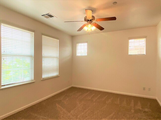 Building Photo - 1715 Wind Ranch Rd