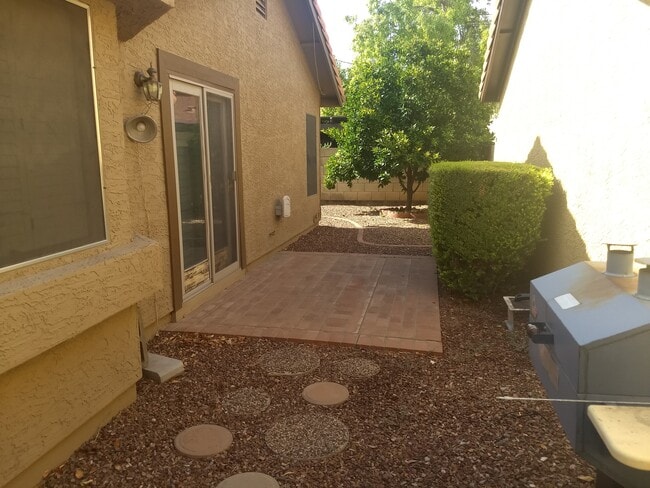 Building Photo - 2225 E Forge Ave