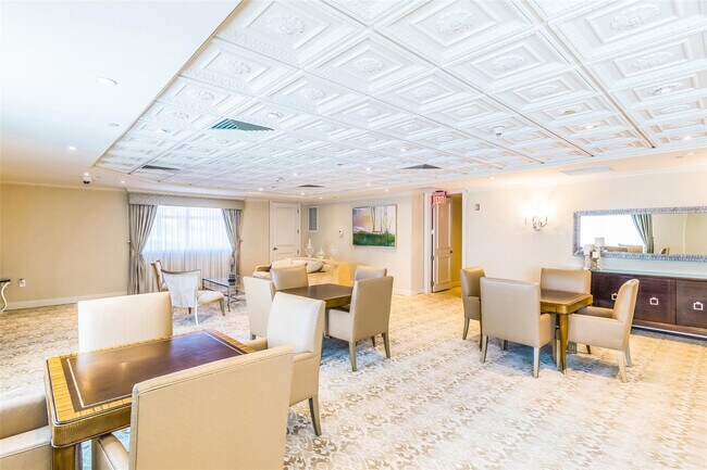 Building Photo - 2110 N Ocean Blvd