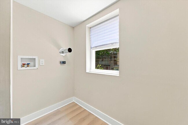 Building Photo - 6151 Algard St