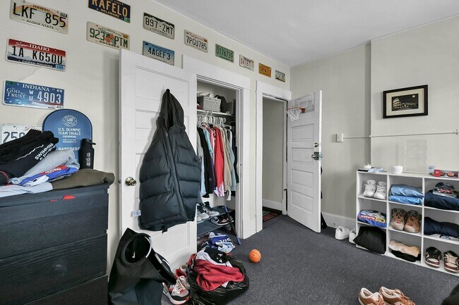 Building Photo - 1508 Summit St