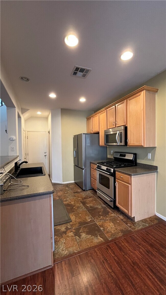 Building Photo - 6280 W Levi Ave