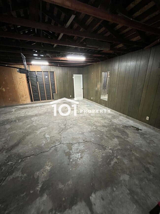 Building Photo - Spacious 3-Bedroom Home Near the Beach — Santa Barbara Shores