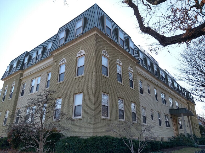 Building Photo - 1300 Taylor St NW