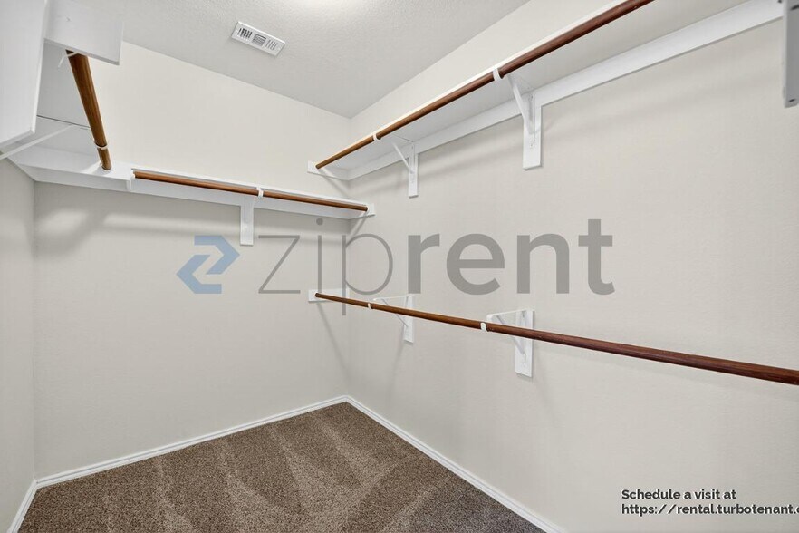 Building Photo - 9100 Warren Dr