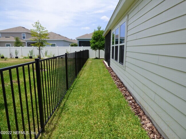 Building Photo - 313 Bluejack Ln