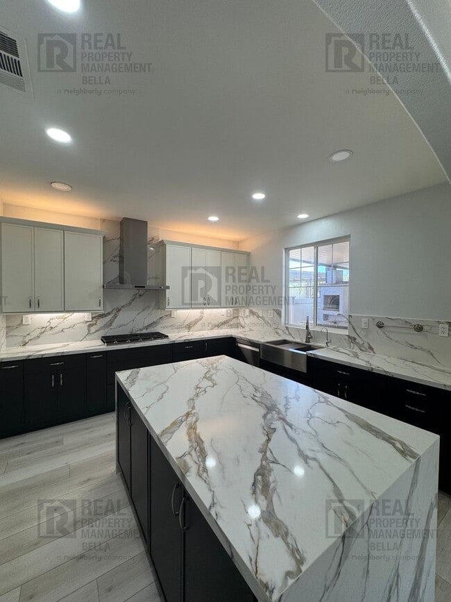 Building Photo - Murrieta Luxury Estate with Resort Pool, Designer Kitchen & Entertainer’s Backyard Retreat