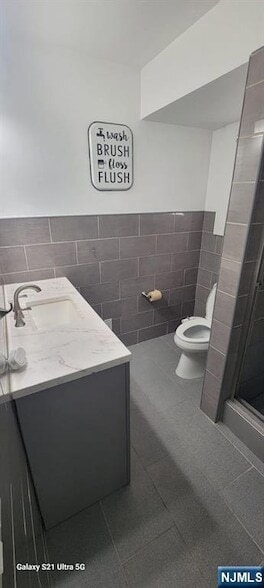 Building Photo - 115 River Rd