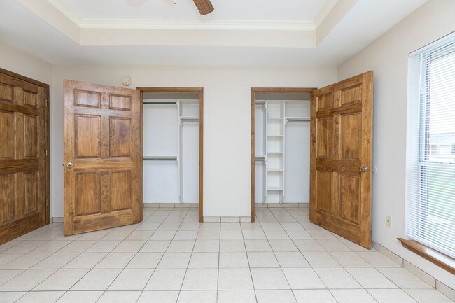 Building Photo - 12422/12424 CR 499