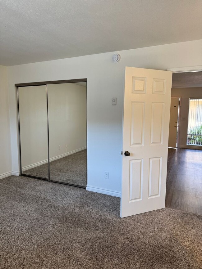 Building Photo - 7414 Mesa College Dr