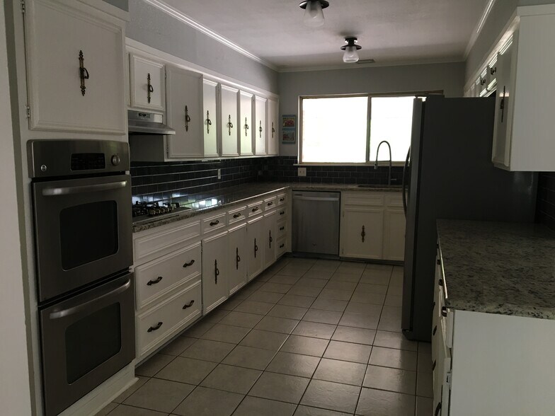 Building Photo - 8642 W Wilderness Way