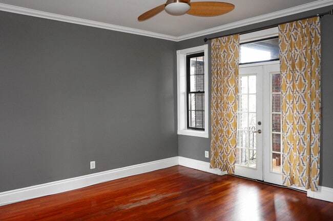 Building Photo - Charming 2 Bedroom/1 Bathroom Apartment in Reservoir Hill, MD!