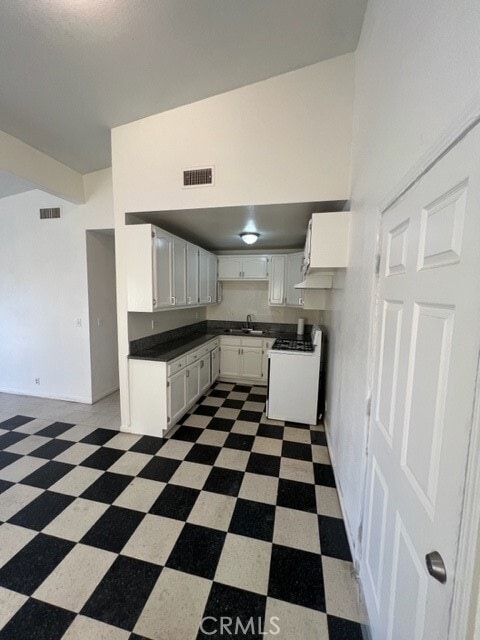 Building Photo - 1922 Bunker Ave