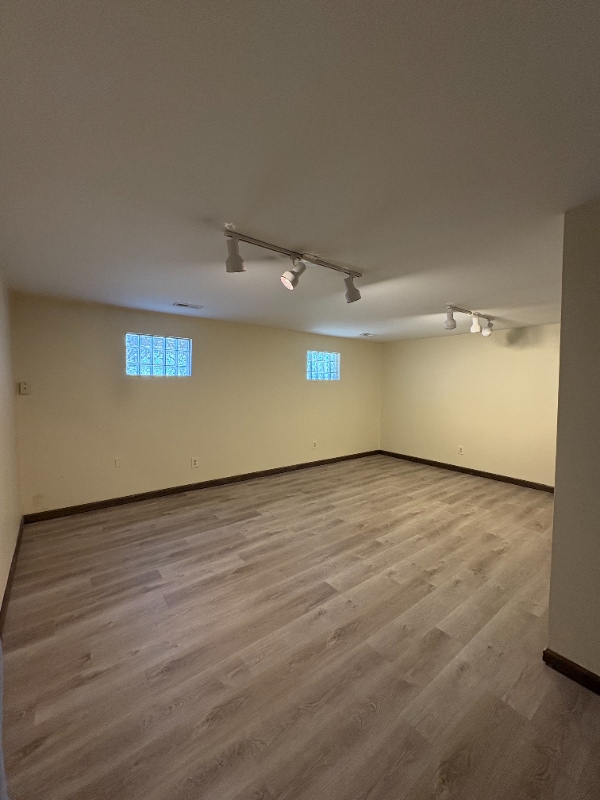 Building Photo - 784 Woodlyn Dr S
