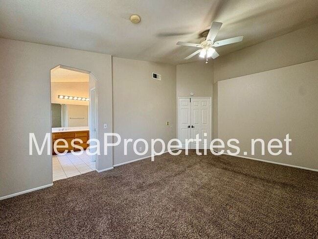 Building Photo - 14383 La Crescenta Ave