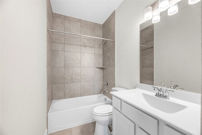 Building Photo - 11908 Briarwood Hill Way