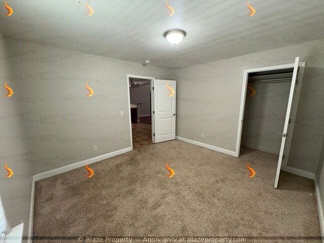 Building Photo - Charming Corner Lot Home in Desirable City...