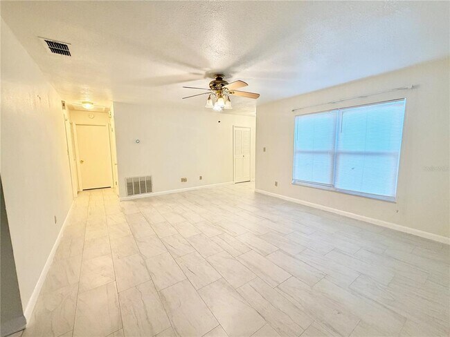 Building Photo - 411 Parson Brown Way