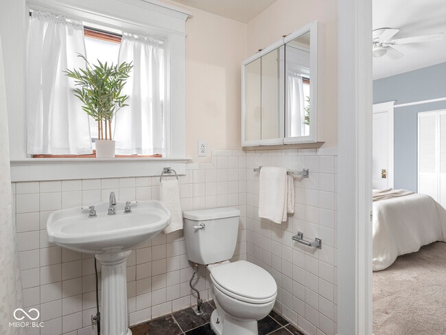 Building Photo - 2161 N Meridian St