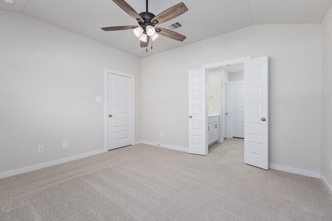 Building Photo - 16703 Sterling Clf St