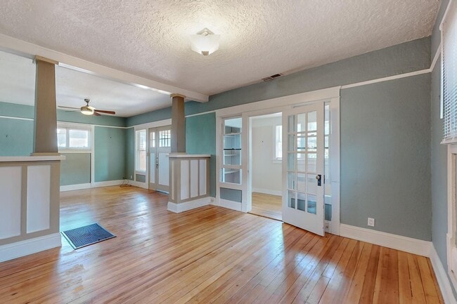 Building Photo - HISTORIC Edo BUNGALOW 2 Bedroom 1 Bath