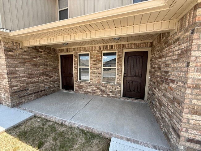 Building Photo - 9004-9006 Sandra Way
