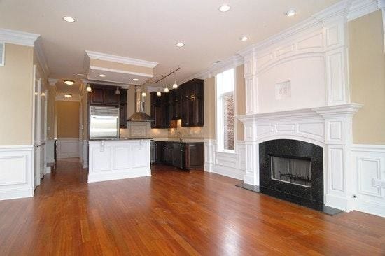 Building Photo - 923 W Wrightwood Ave