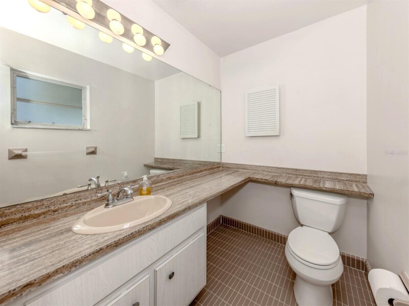 Building Photo - 8122 Trionfo Ave
