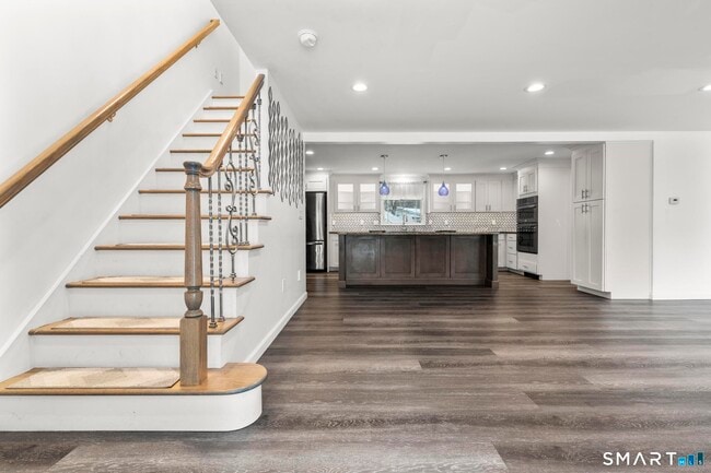 Building Photo - 125 Birchwood Dr