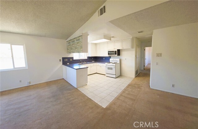 Building Photo - 4442 E Addington Dr