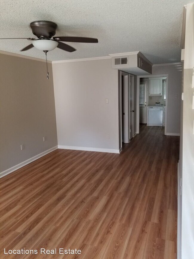 Primary Photo - 2 br, 1.5 bath House - 413-B Longwood Court