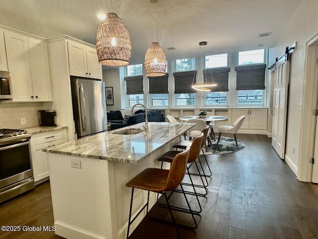 Building Photo - 77 Van Dam St