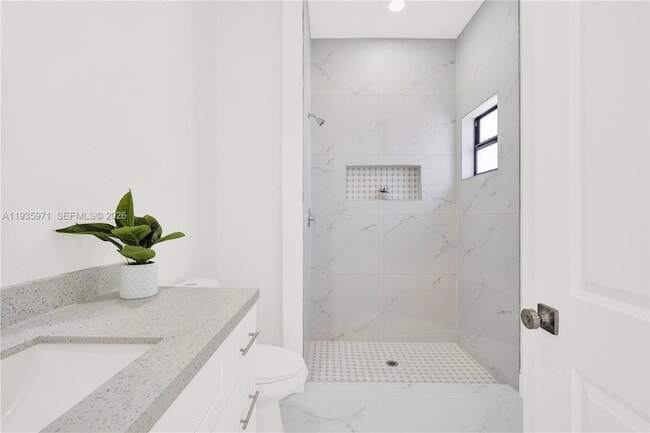 Building Photo - 66 Organ St