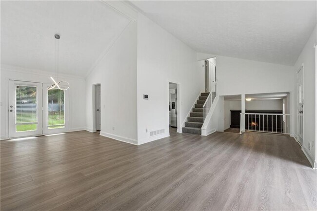 Building Photo - 9176 Greenwood Dr