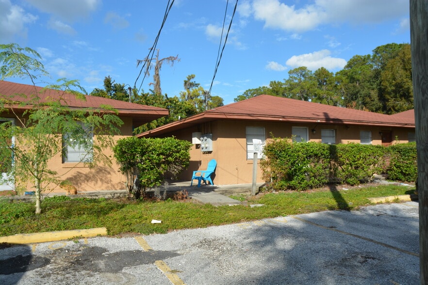 Building Photo - Oakcrest Apartments