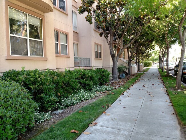 Building Photo - Beautiful 2BR/2BA Condo - Convenient Downtown San Jose Location!