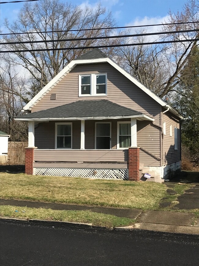 Building Photo - 518 W Earle Ave
