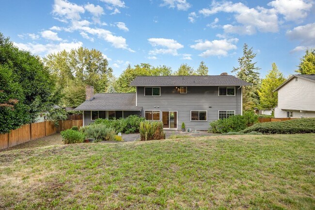 Building Photo - 4Bd/2.5Ba Bellevue Home