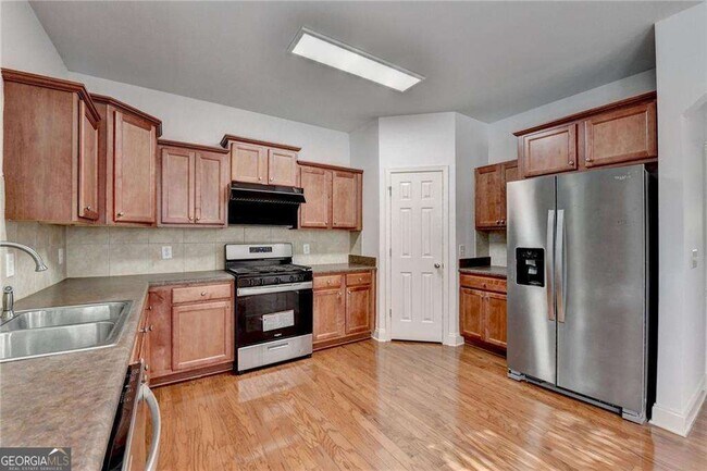 Building Photo - 2104 Nelms Pointe Landing