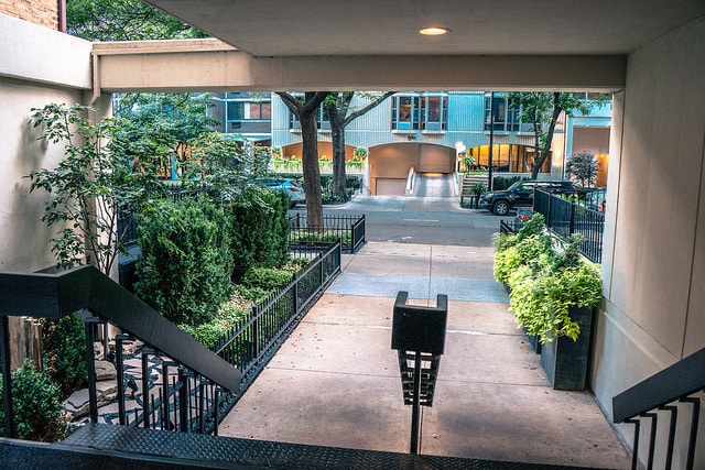 Building Photo - 1339 N Dearborn St