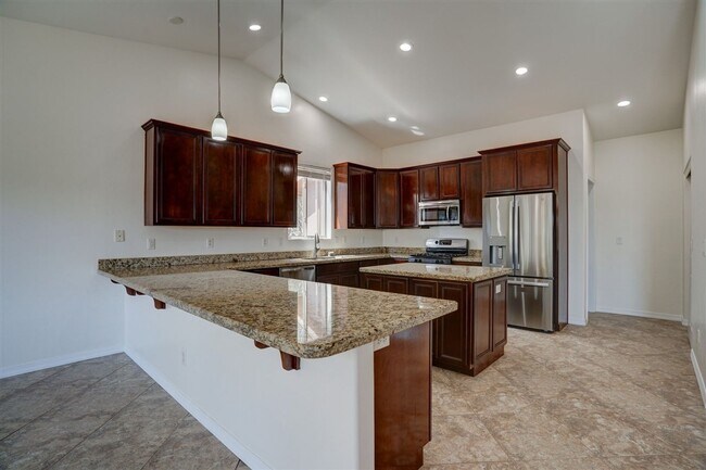 Building Photo - Large 4 bed, 3 bath home in Prescott for R...
